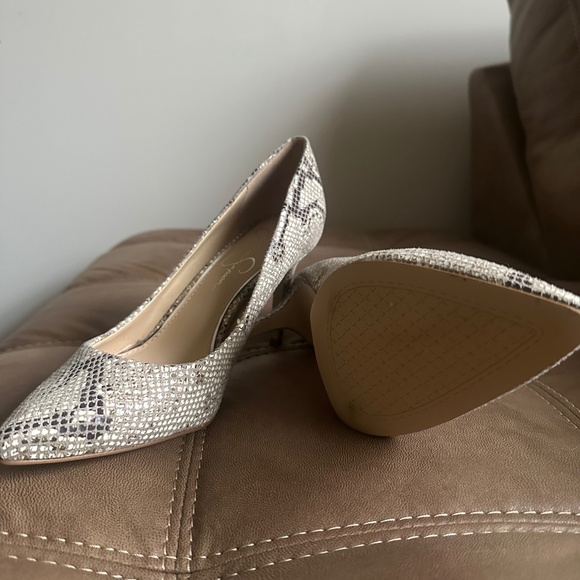 Jessica Simpson Pumps - Picture 2 of 3